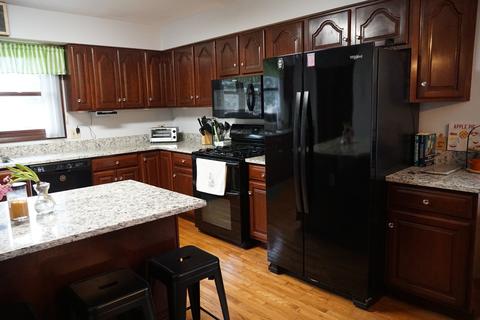 2255 Lowry St, Aurora, IL 60506 photo 9