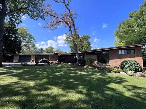 4951 Newburg Rd, Belvidere, IL 61008