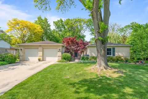 942 Marvell Ln, Highland Park, IL 60035