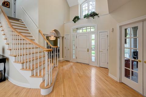 9301 Falling Waters Dr, Burr Ridge, IL 60527 photo 4