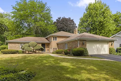 80 Joyce Ct, Glen Ellyn, IL 60137
