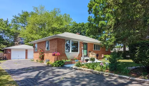 508 Deerpath Dr, Lindenhurst, IL 60046