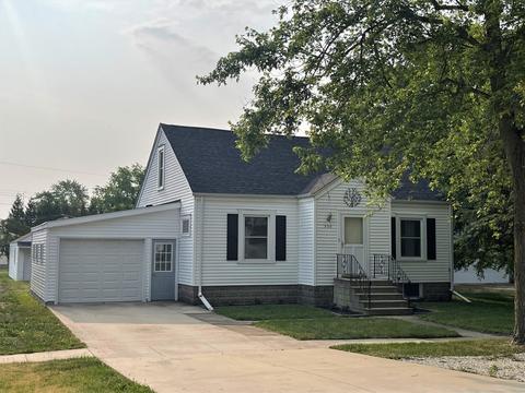 320 S Main St, Herscher, IL 60941