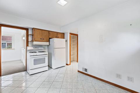 469 Palace St, Aurora, IL 60506 photo 10