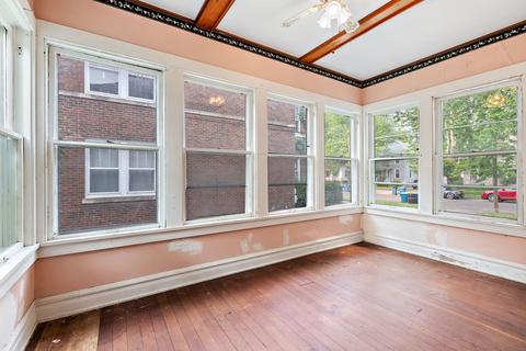 469 Palace St, Aurora, IL 60506 photo 8