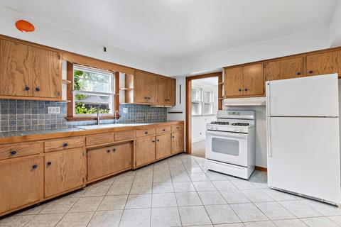 469 Palace St, Aurora, IL 60506 photo 11