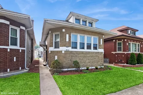 9532 S Greenwood Ave, Chicago, IL 60628