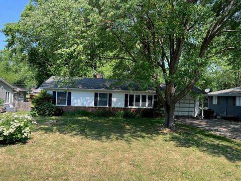 4208 Crestwood St, Mchenry, IL 60050