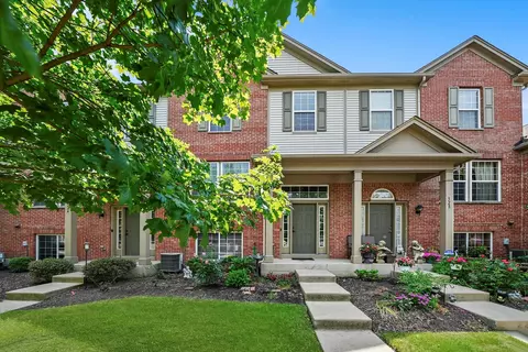 526 Metropolitan St, Aurora, IL 60502