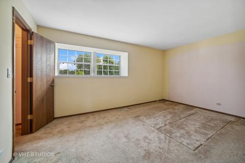 1359 Windsor Ct, Elgin, IL 60120 photo 18