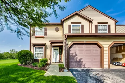 361 Ascot Ln, Streamwood, IL 60107