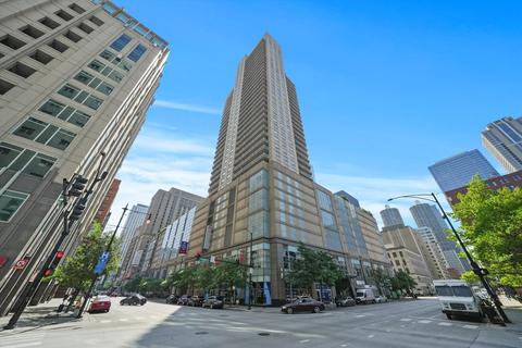 545 N Dearborn St #1704, Chicago, IL 60654