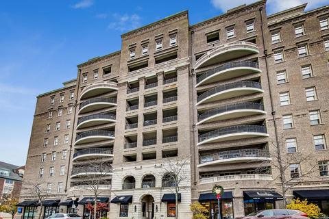 151 W Wing St #302, Arlington Heights, IL 60005