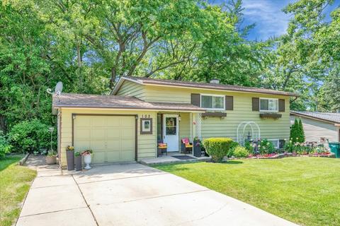 102 Timber Trl, Streamwood, IL 60107