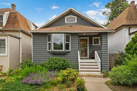 2311 W Berwyn Ave, Chicago, IL 60625