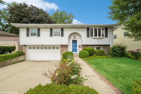 630 S 1st St, West Dundee, IL 60118