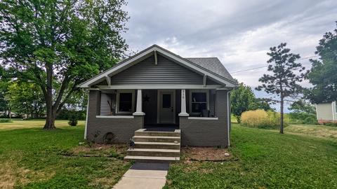 310 S Main St, Niantic, IL 62551