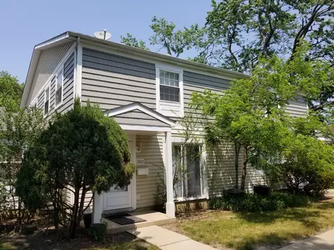 1203 Spur Ct, Wheeling, IL 60090