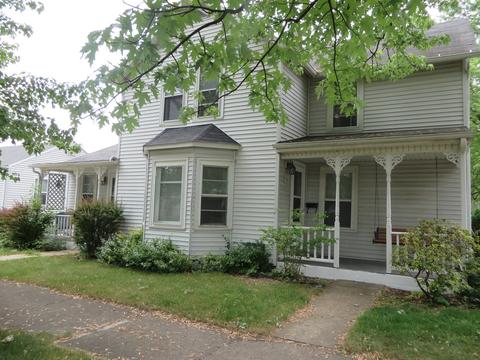 411 S Prairie Ave, Bradley, IL 60915