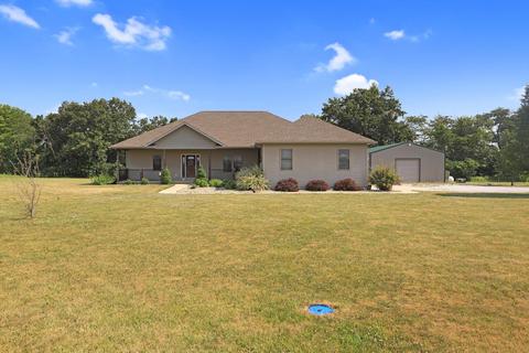 27385 State Highway 133, Oakland, IL 61943