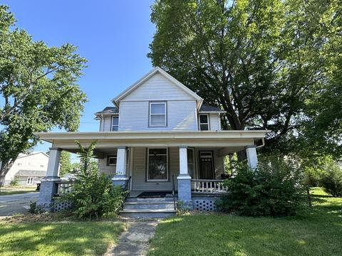 152 W Clinton Ave, Farmer City, IL 61842