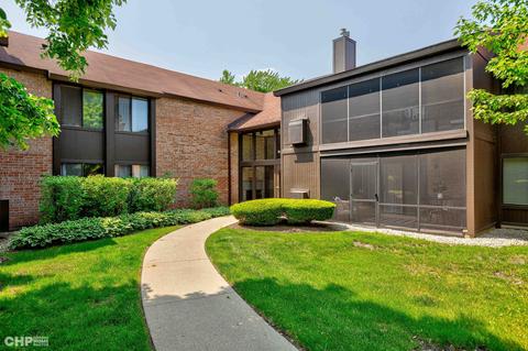 720 Saint Andrews Ln #12, Crystal Lake, IL 60014