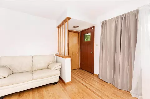 682 S Spring Rd, Elmhurst, IL 60126 photo 5