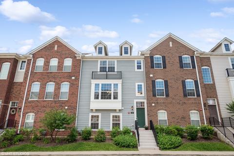 33 Marcel Ln, Schaumburg, IL 60194