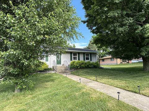 50 S Cedar St, Cedarville, IL 61013