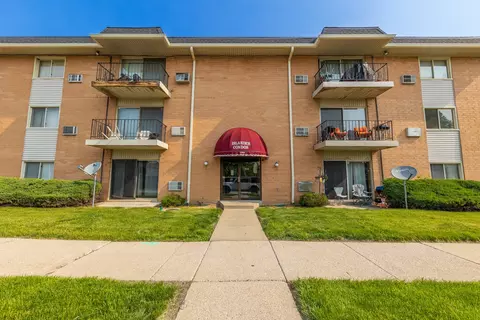 1936 Canal St #2D, Blue Island, IL 60406