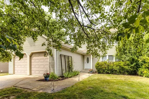 1549 Bunescu Ln, Buffalo Grove, IL 60089