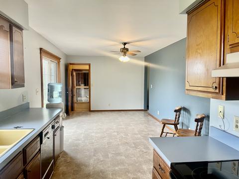 151 N 32nd Rd, Peru, IL 61354 photo 5
