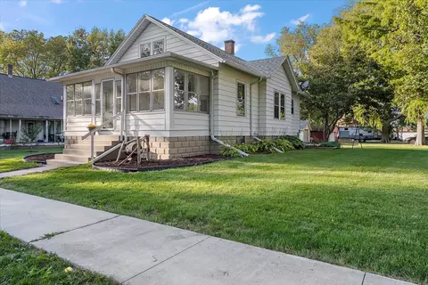 100 W Charles St, Mclean, IL 61754