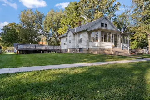 100 W Charles St, Mclean, IL 61754 photo 2