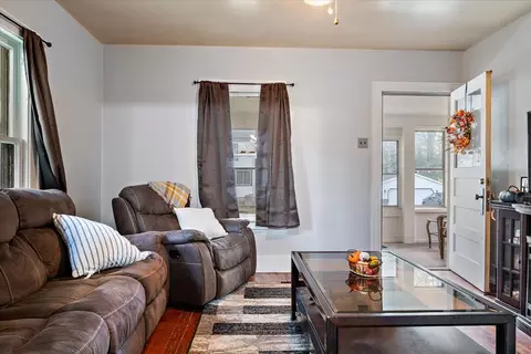 100 W Charles St, Mclean, IL 61754 photo 7
