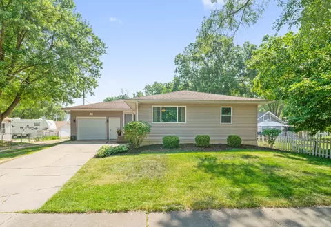 210 N State St, Genoa, IL 60135