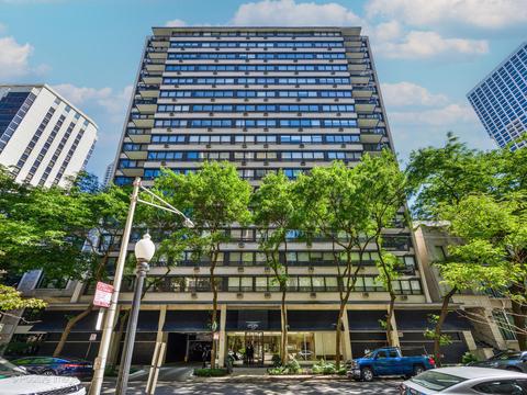 33 E Cedar St #8D, Chicago, IL 60611