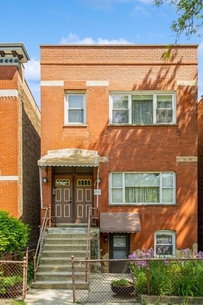 2242 W Erie St, Chicago, IL 60612