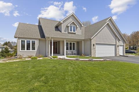 5480 Roanoke Rd, Rockford, IL 61107