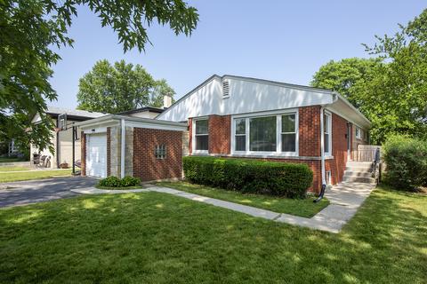 210 Hibbard Rd, Wilmette, IL 60091