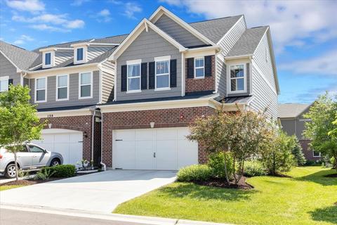 161 Waverly Ct, Bloomingdale, IL 60108