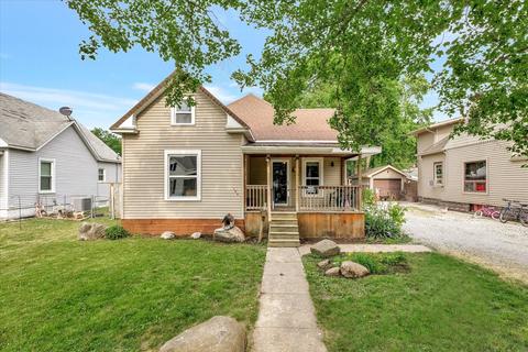 105 S Richman St, Villa Grove, IL 61956