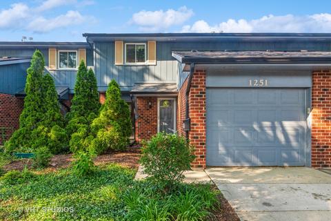 1251 Folkstone Ct, Wheaton, IL 60189
