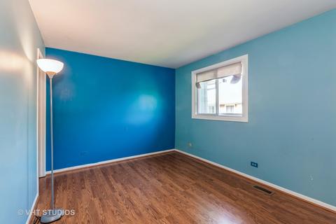 1251 Folkstone Ct, Wheaton, IL 60189 photo 8
