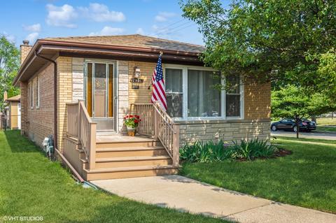2901 Sarah St, Franklin Park, IL 60131