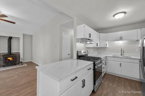 323 Willow Rd, Lakemoor, IL 60051 photo 10