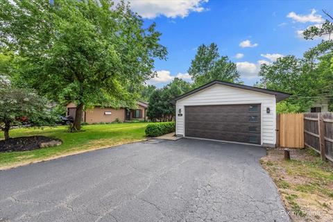 323 Willow Rd, Lakemoor, IL 60051 photo 2