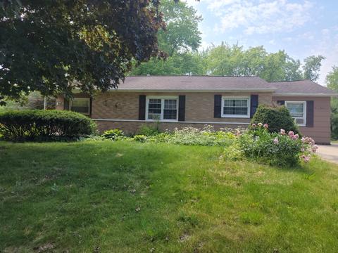 960 Basswood St, Hoffman Estates, IL 60169