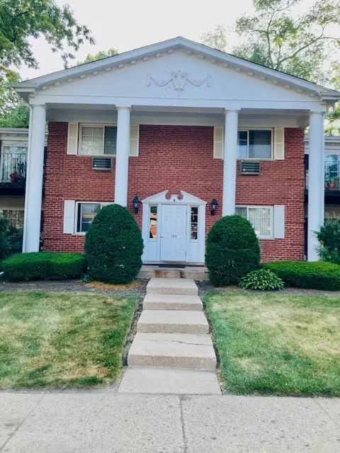100 N Dryden Pl #1C, Arlington Heights, IL 60004