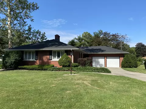 3 Chatham Cir, Kankakee, IL 60901
